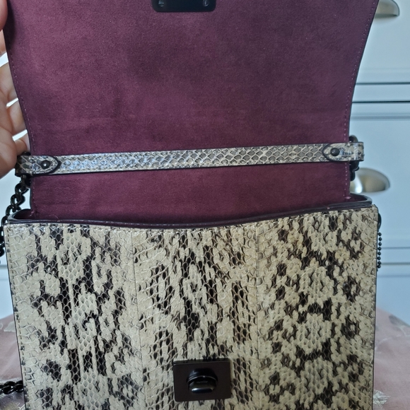Coach Hutton Shoulder Bag Neutral Snakeskin - Picture 7 of 9